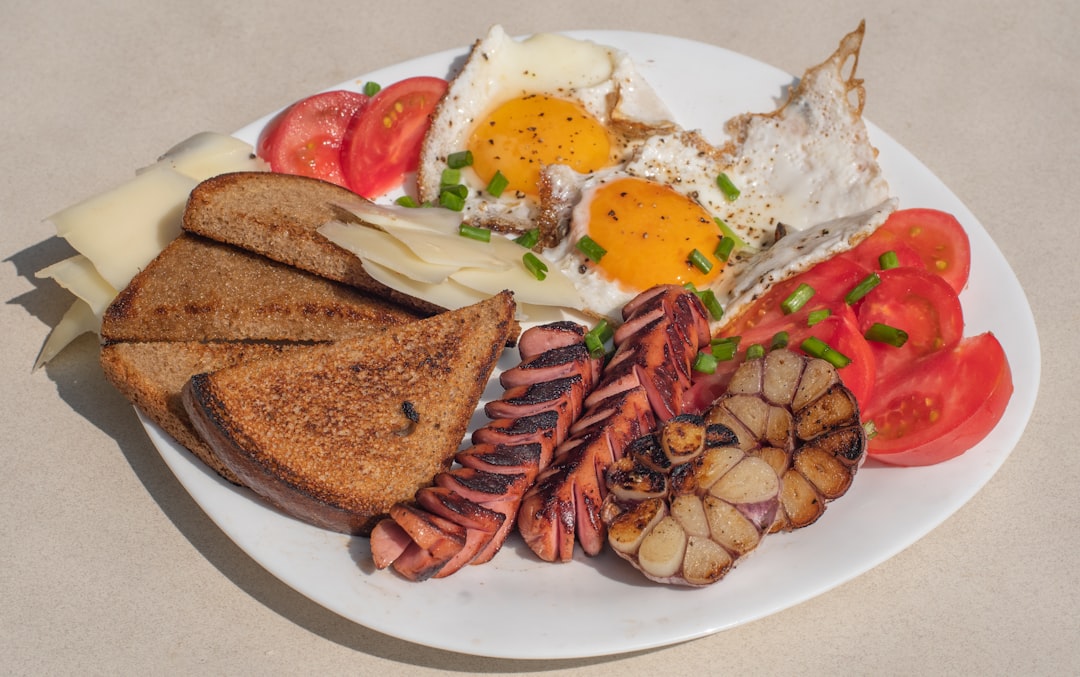Chicken sausage & eggs