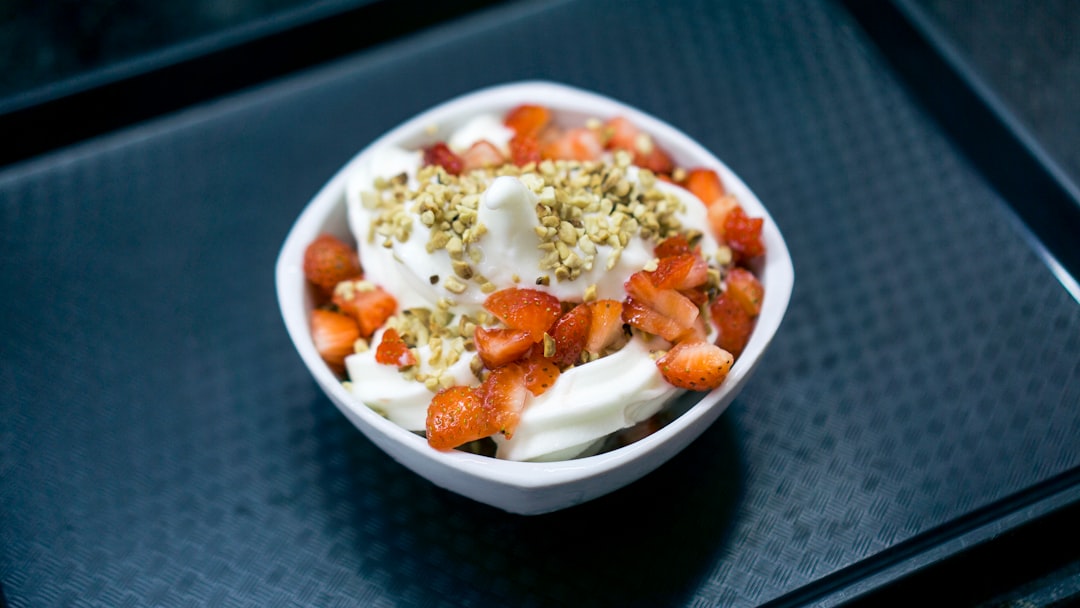 Greek yogurt & almonds